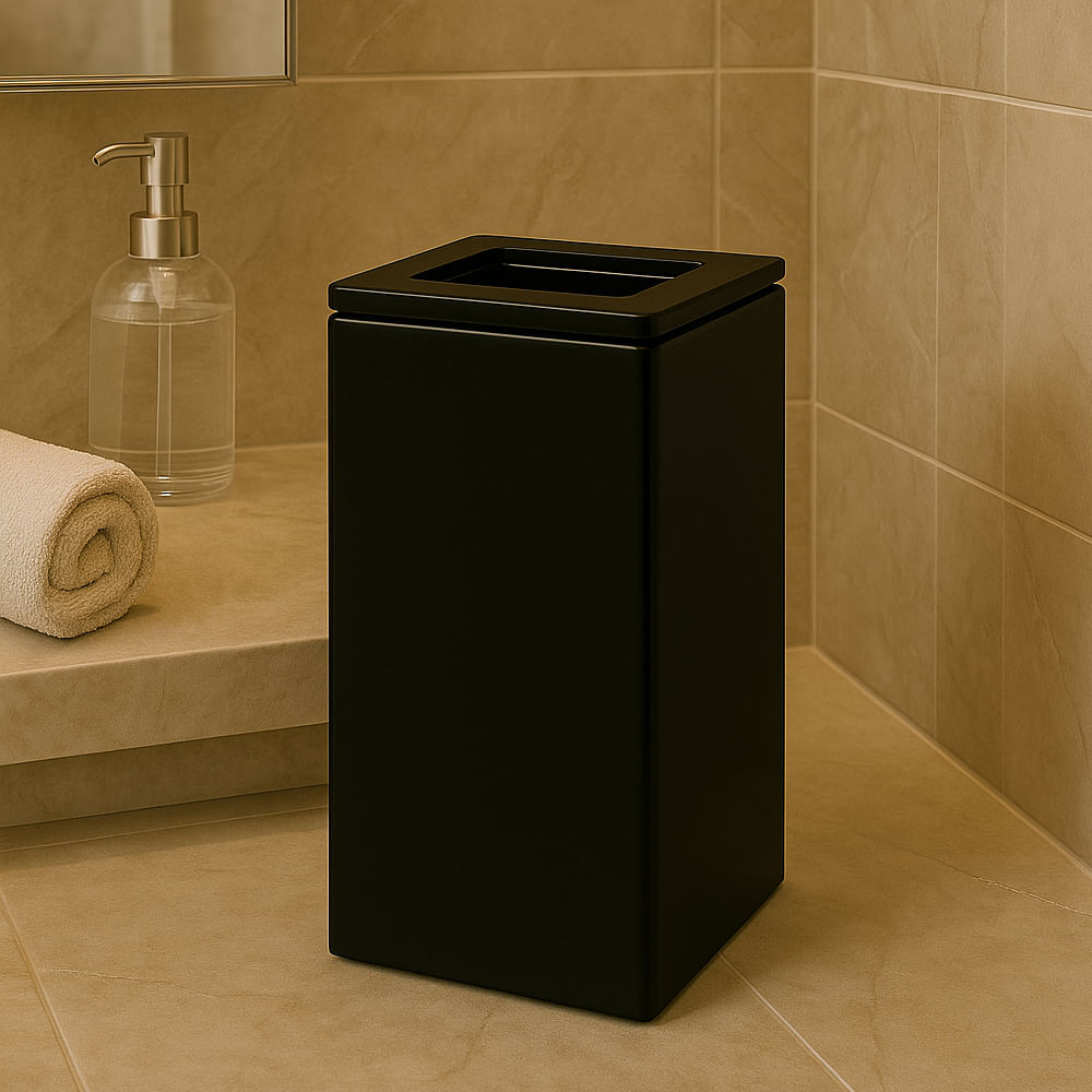 Lixeira com Tampa Vazada Top Preto Fosco Banho Mais01